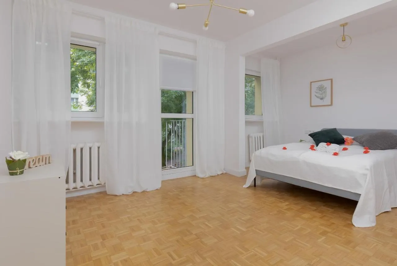 Okinskiego Apartment Warsaw Ochota By Renters Poland