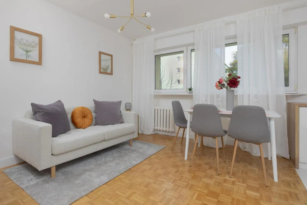 Okinskiego Apartment Warsaw Ochota By Renters contacts