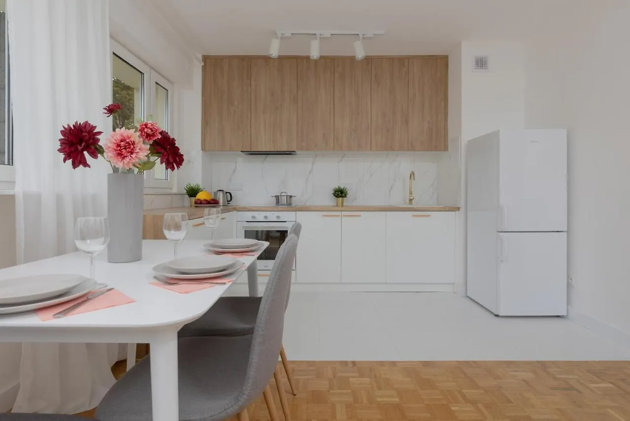Okinskiego Apartment Warsaw Ochota By Renters